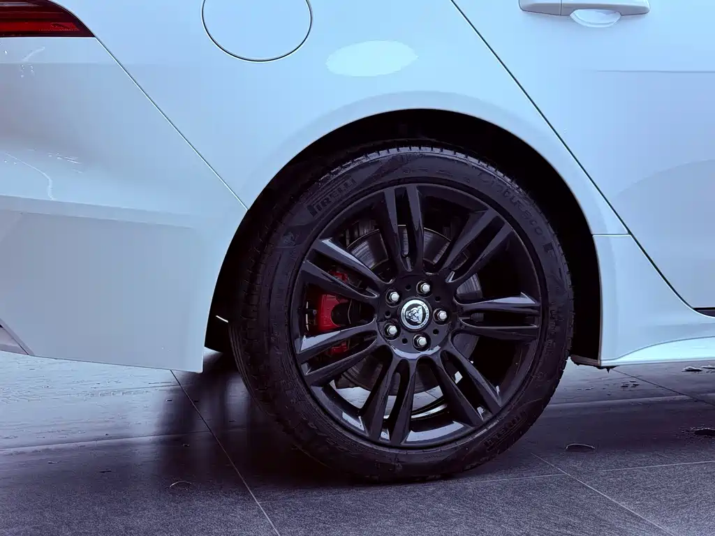 Jaguar XEL 2025 Edition 2.0T 250PS R-DYNAMIC 90th Anniversary Edition