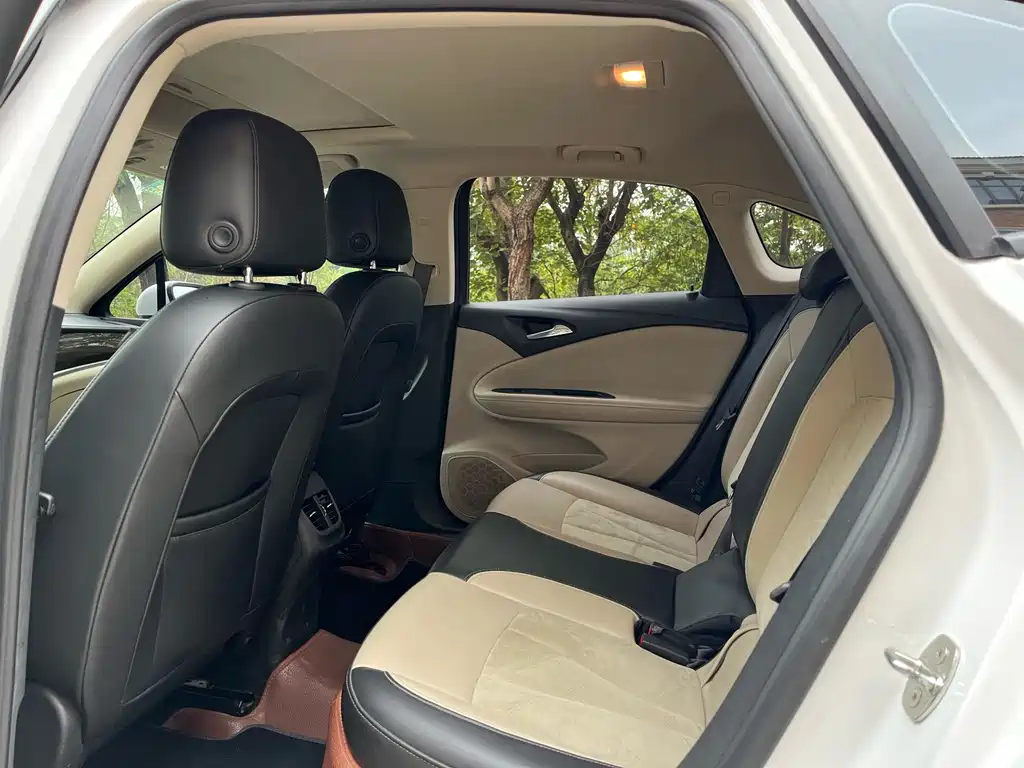 Veloster 2018 3-door 15S Automatic Leading Edition