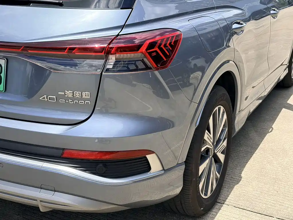 Audi Q4 e-tron 2024 40 e-tron Creative Edition