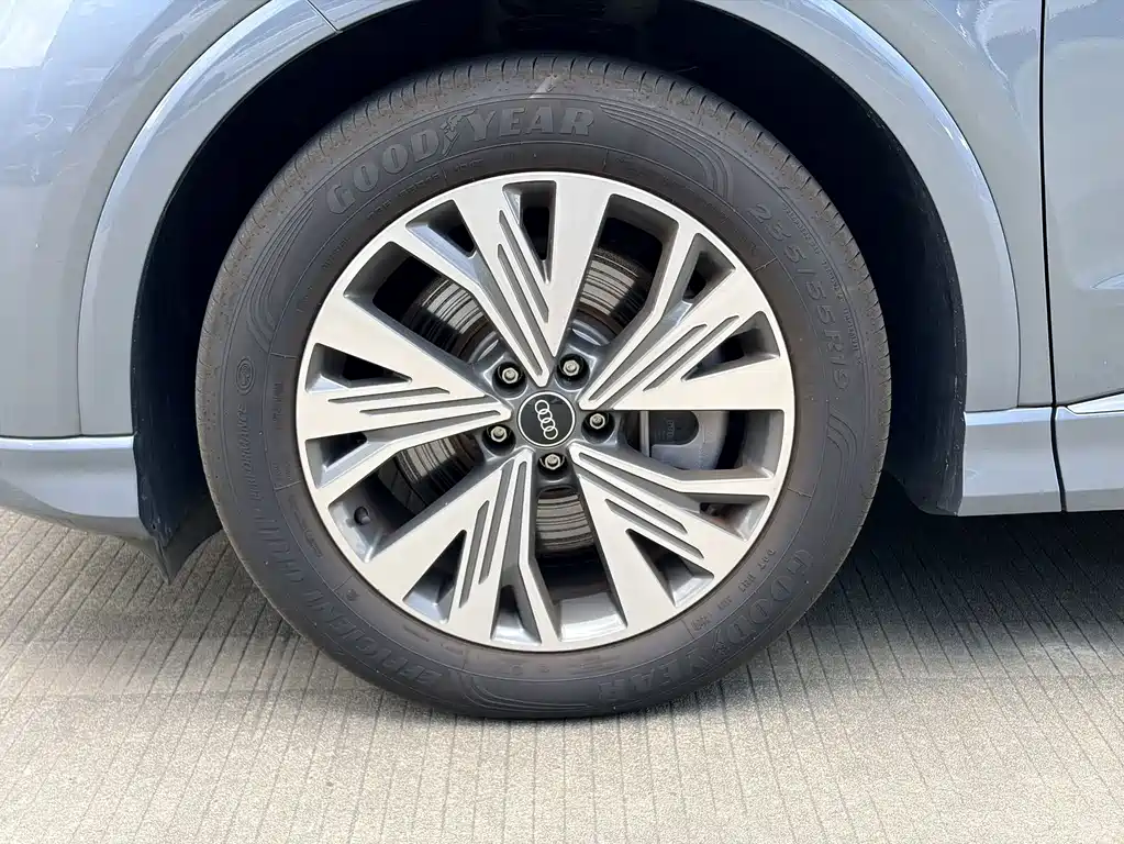 Audi Q4 e-tron 2024 40 e-tron Creative Edition