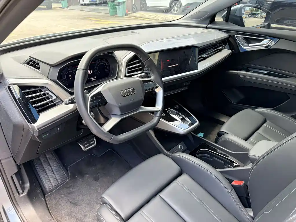 Audi Q4 e-tron 2024 40 e-tron Creative Edition