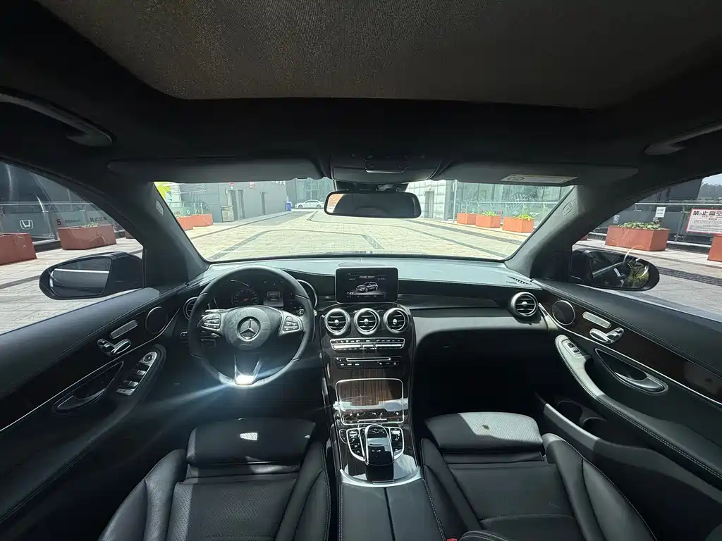 Mercedes GLC 2017 GLC 260 4MATIC Luxury Edition