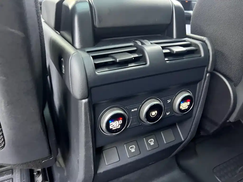 Land Rover Defender 2025 110 3.0T P400 X-Dynamic HSE