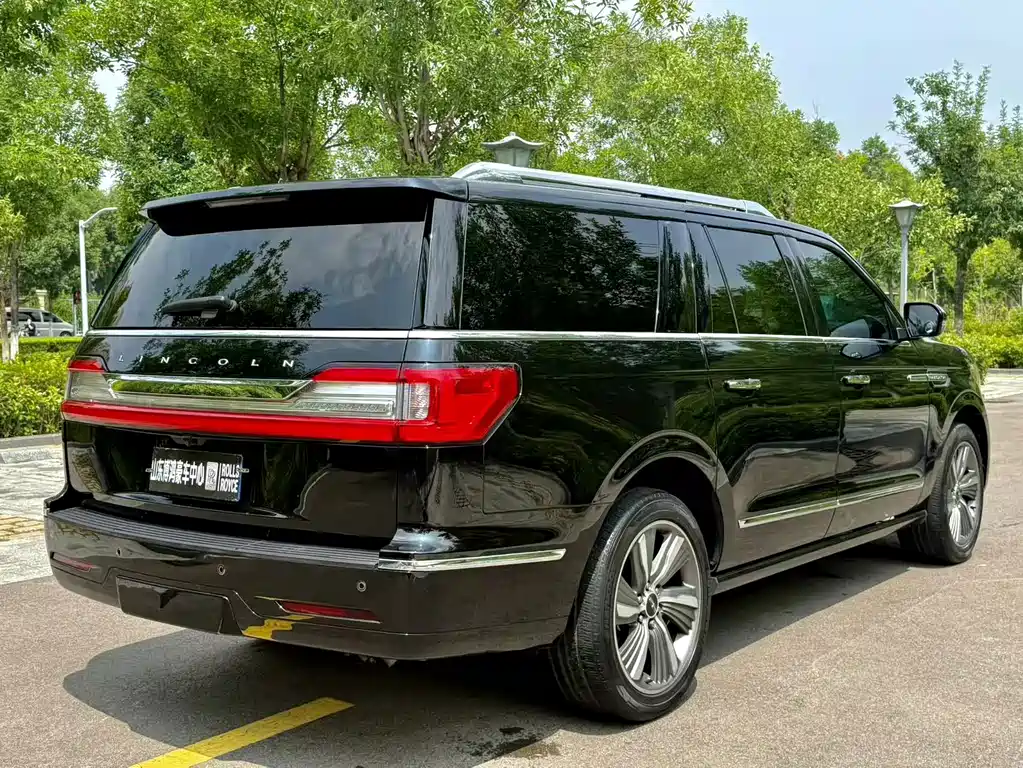 Navigator 2020 3.5T Long Axle Presidential Edition