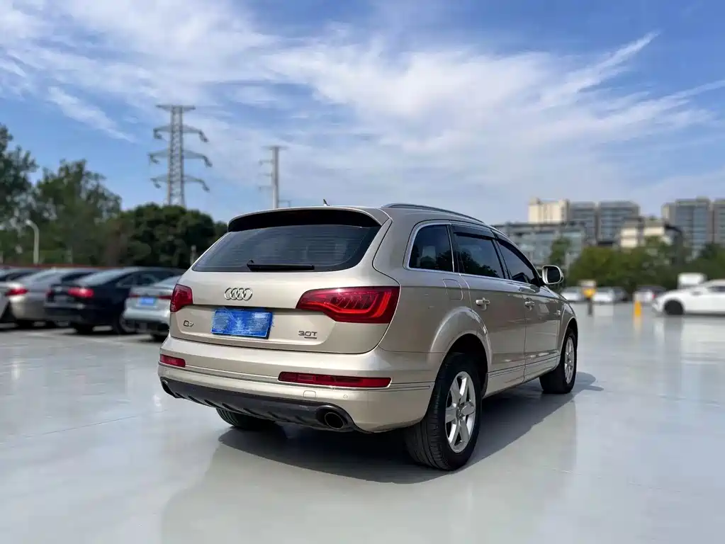 Audi Q7 2011 3.0 TFSI Tech Line 245kW