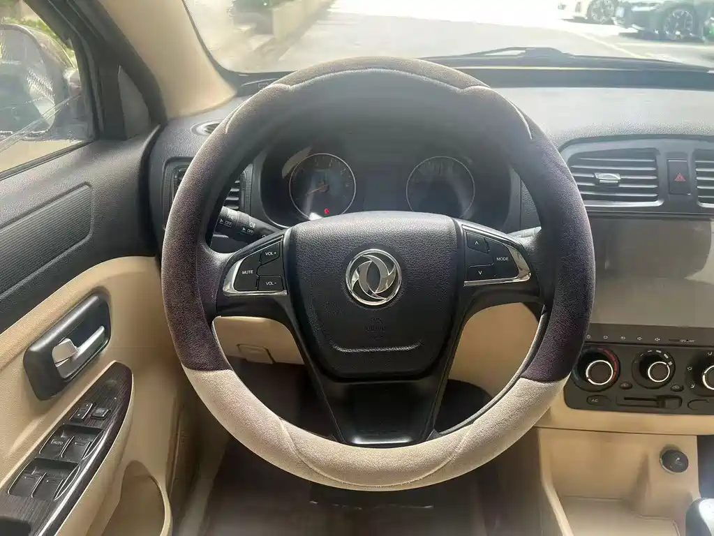 SWM 370 2016 1.5L Manual Zunxiang 7-seat