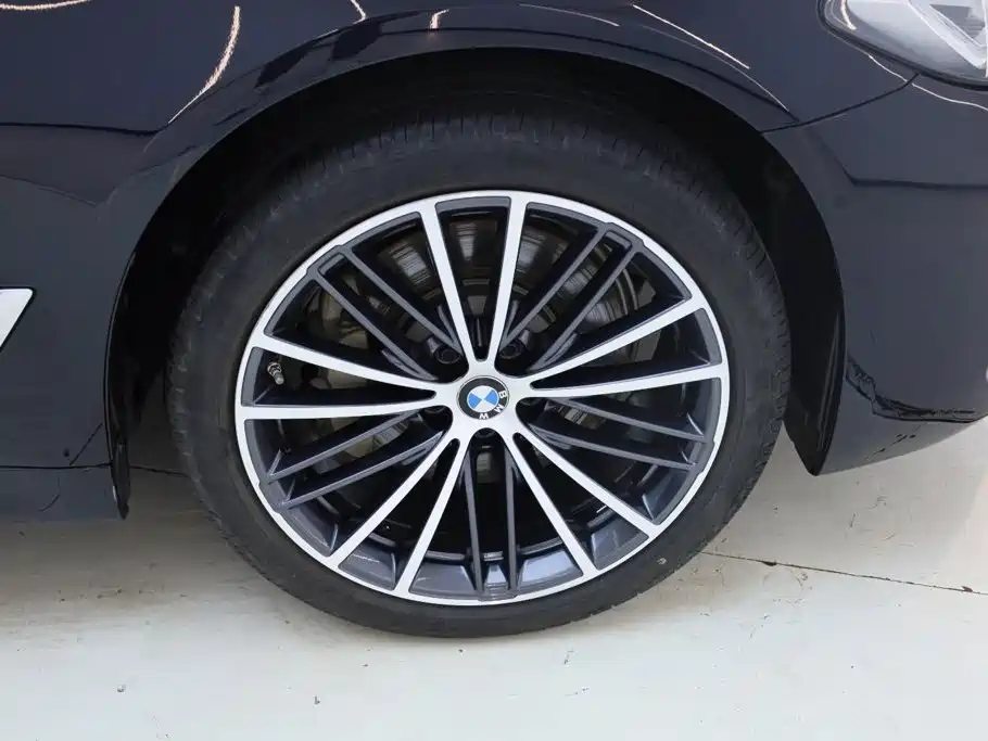BMW 5 Series 2022 Model Refresh 530Li Leading Edition M Sport Package