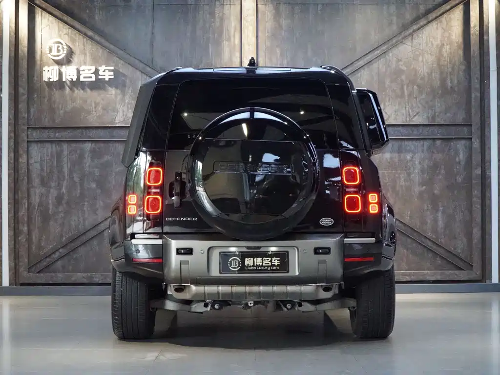 Land Rover Defender 2024 110 3.0T P400 Dark Special Edition