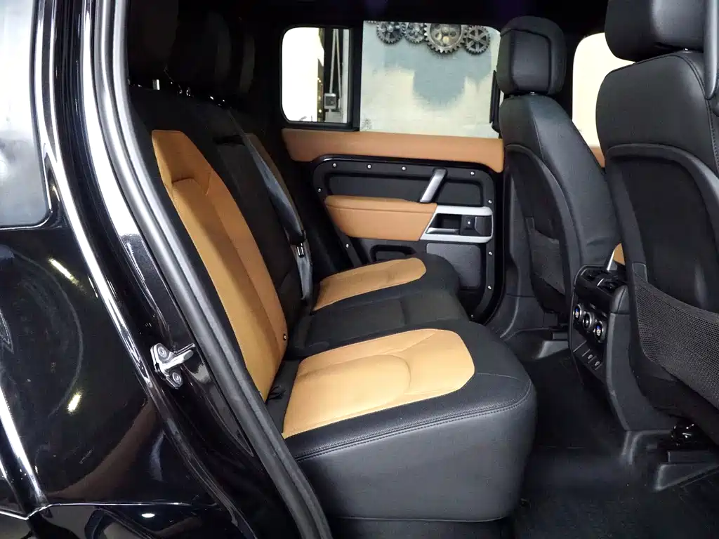 Land Rover Defender 2024 110 3.0T P400 Dark Special Edition