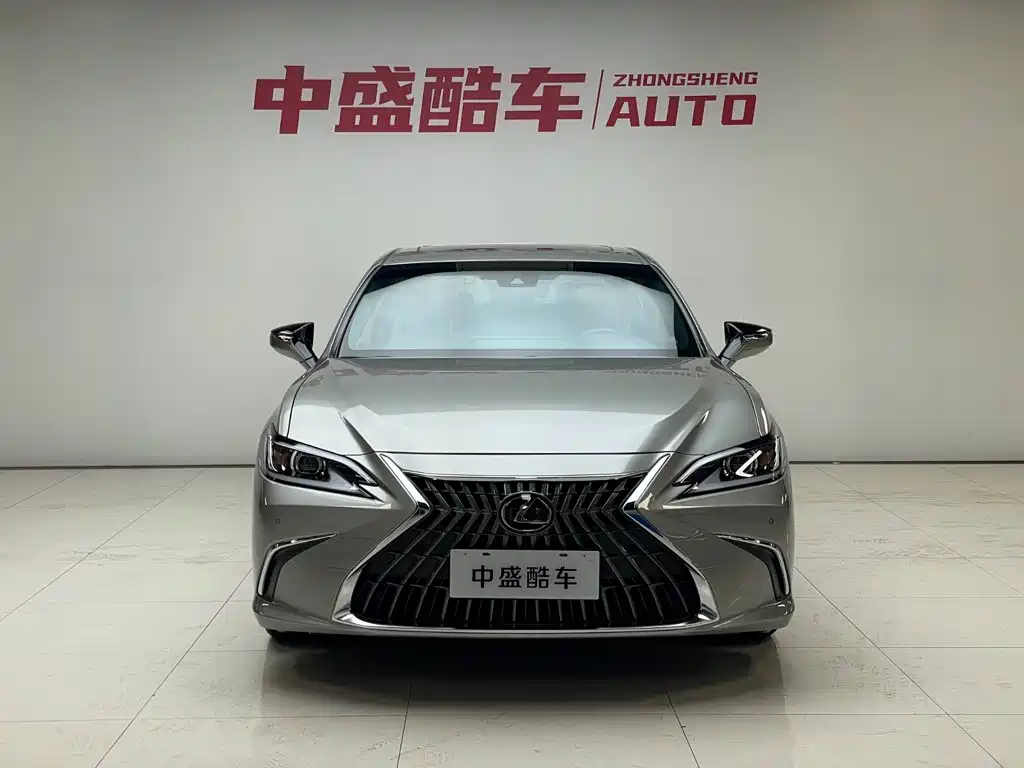 Lexus ES 2022 300h Excellence Edition