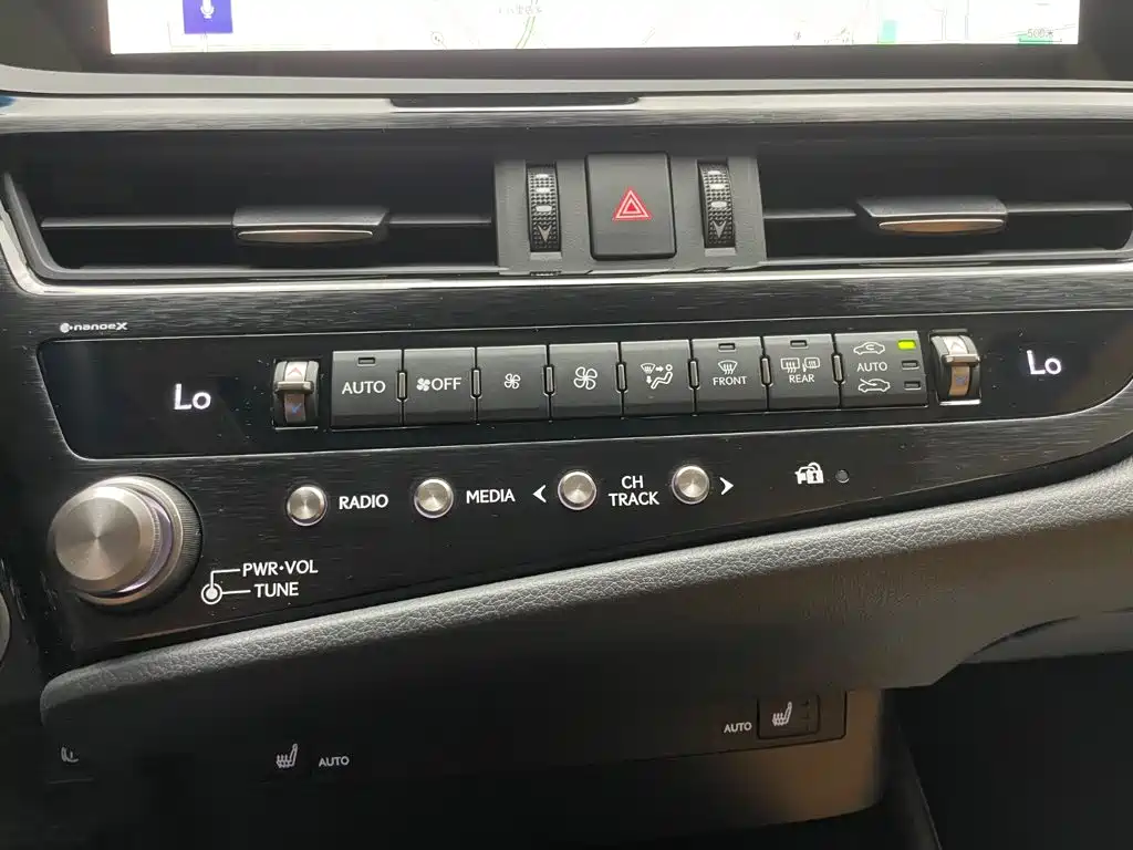 Lexus ES 2022 300h Excellence Edition