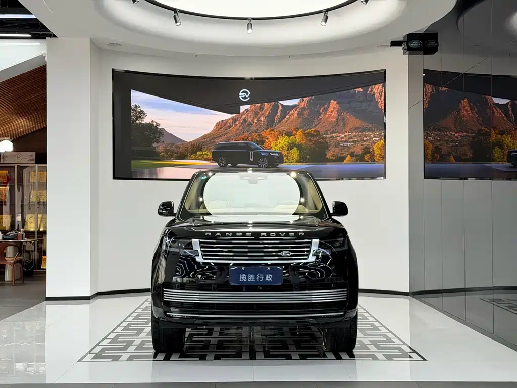 Range Rover 2024 3.0 L6 400PS SV尊荣创世加长版 4座