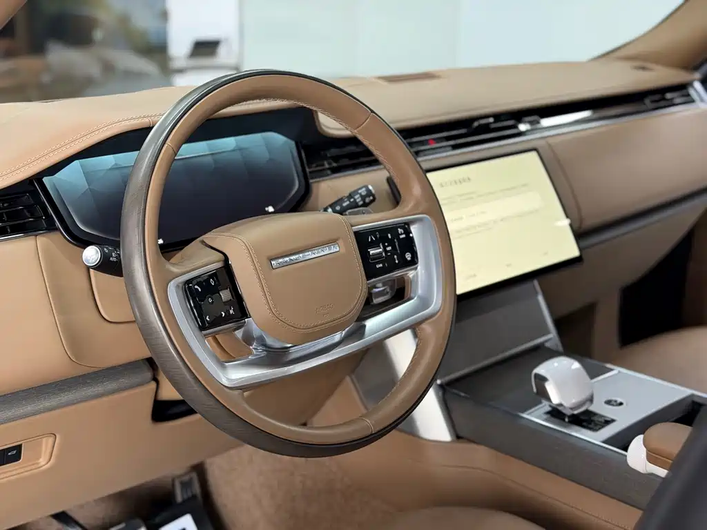 Range Rover 2024 3.0 L6 400PS SV尊荣创世加长版 4座