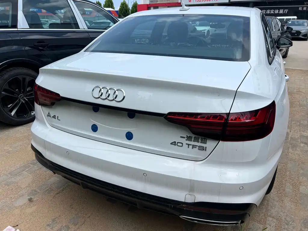 Audi A4L 2025 200,000 Enjoyment Edition 40 TFSI Luxury Dynamic Model