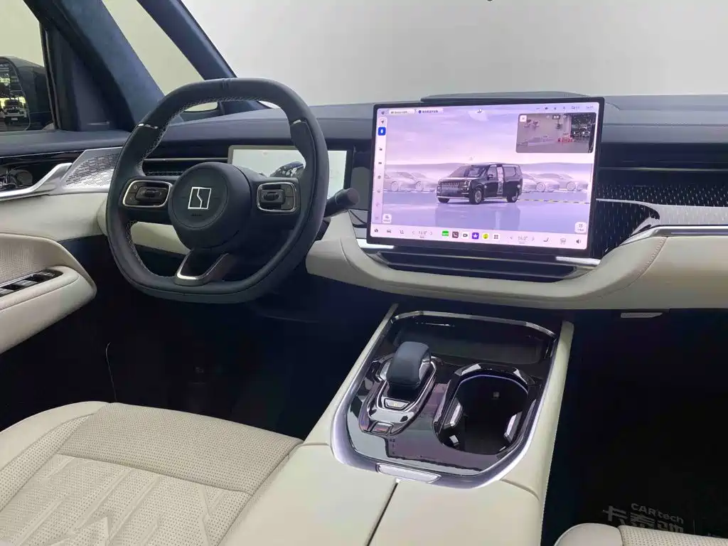 Jizhe 009 2024 7-seat Passage Edition Four-wheel Drive 140kWh