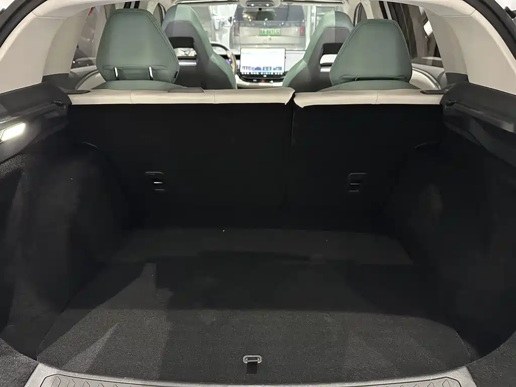 LEON 06 EM-P 2023 Standard Range Pro