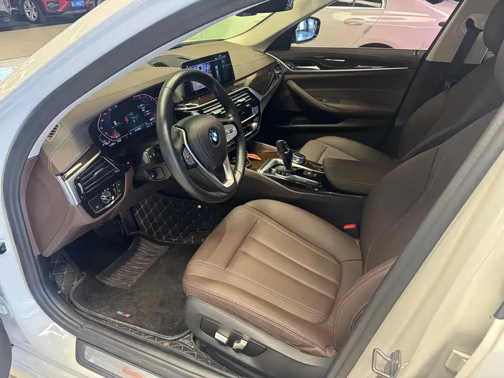 BMW 5 Series 2020 525Li Luxury Package