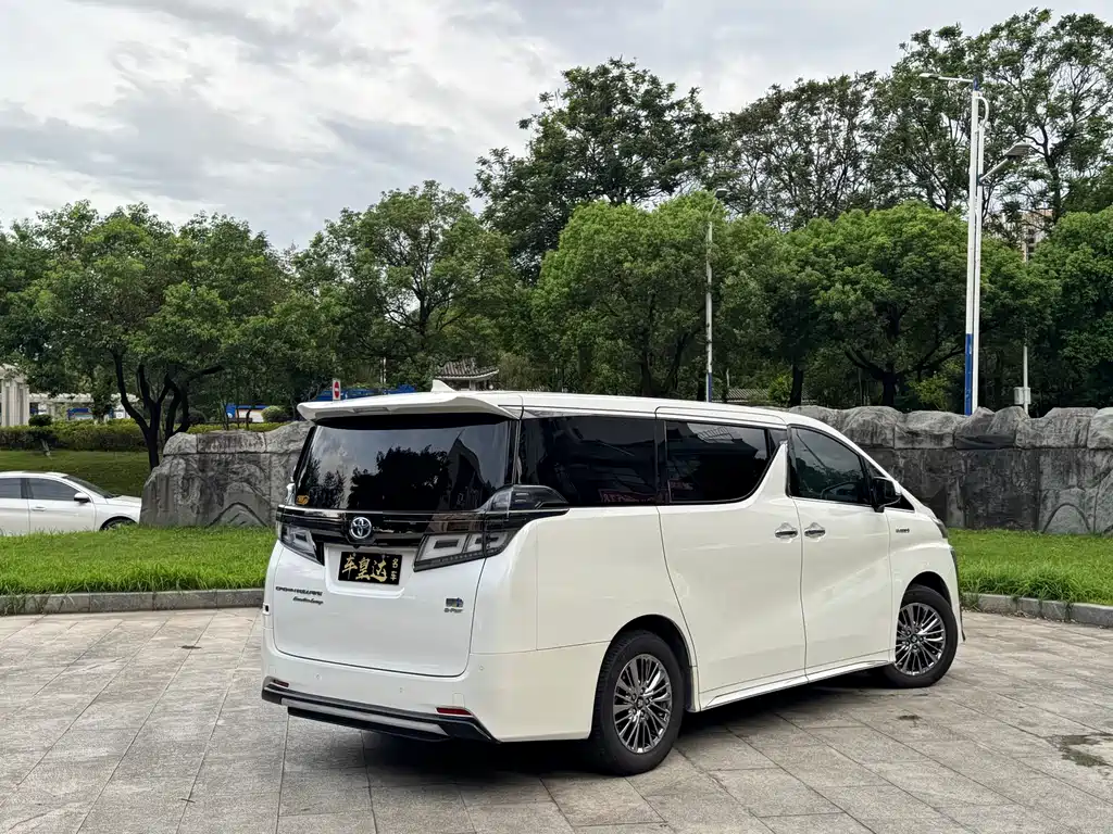 Velfire 2023 Crown Hybrid 2.5L HV Prestige Edition