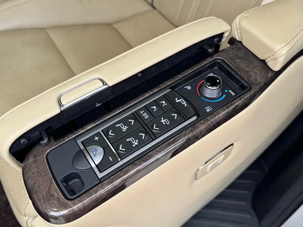 Velfire 2023 Crown Hybrid 2.5L HV Prestige Edition