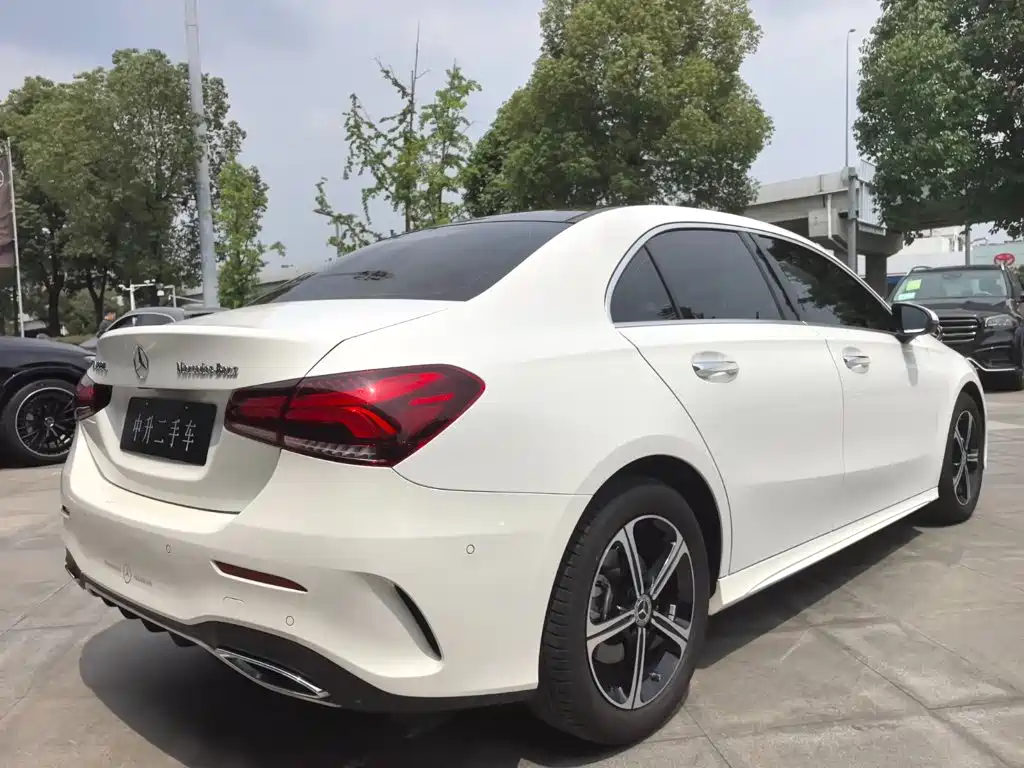 Mercedes A 200 L Sport Sedan Fashion Edition 2022 Model