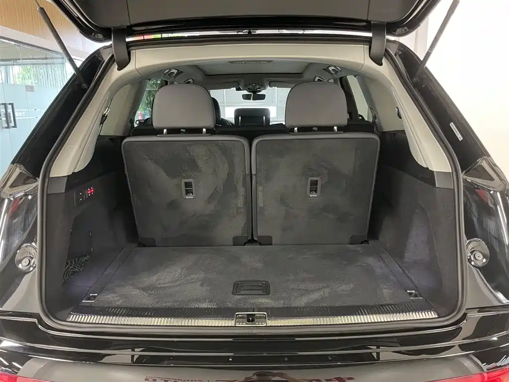 Audi Q7 2023 45 TFSI quattro S line Sport Edition