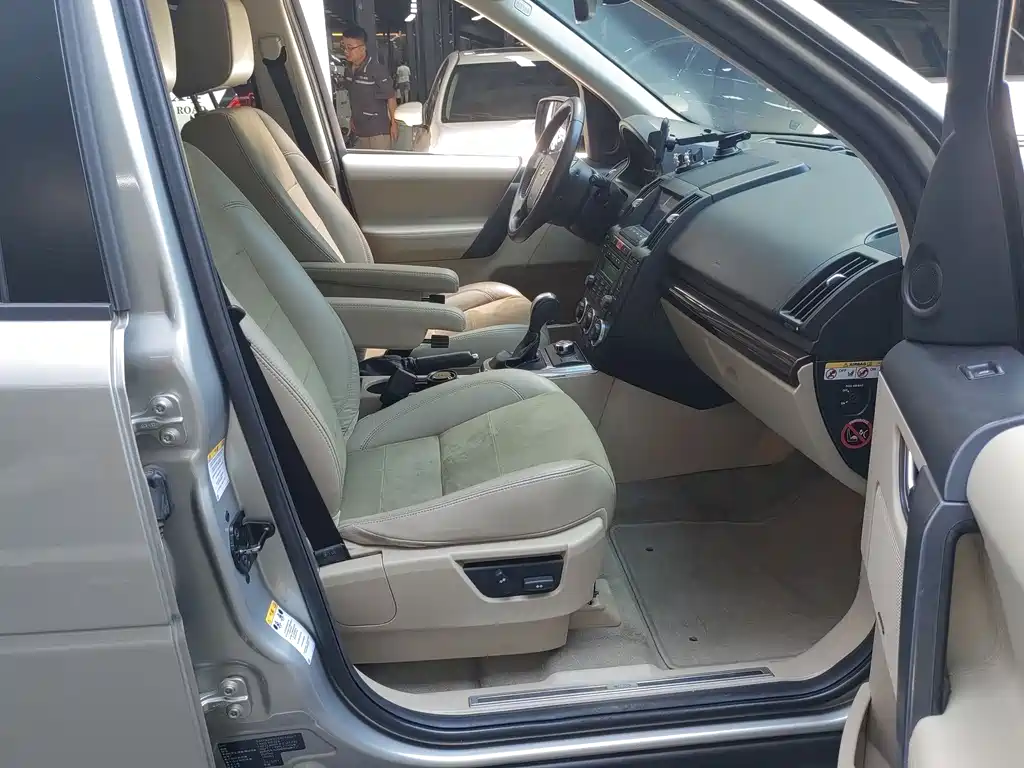 Freelander 2 2012款 2.0T Si4 HSE Gasoline Edition