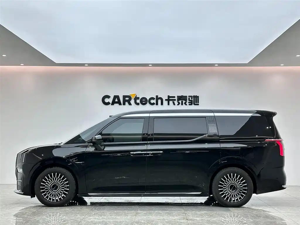 Jizhe 009 2024 7-seat Passage Edition Four-wheel Drive 108kWh