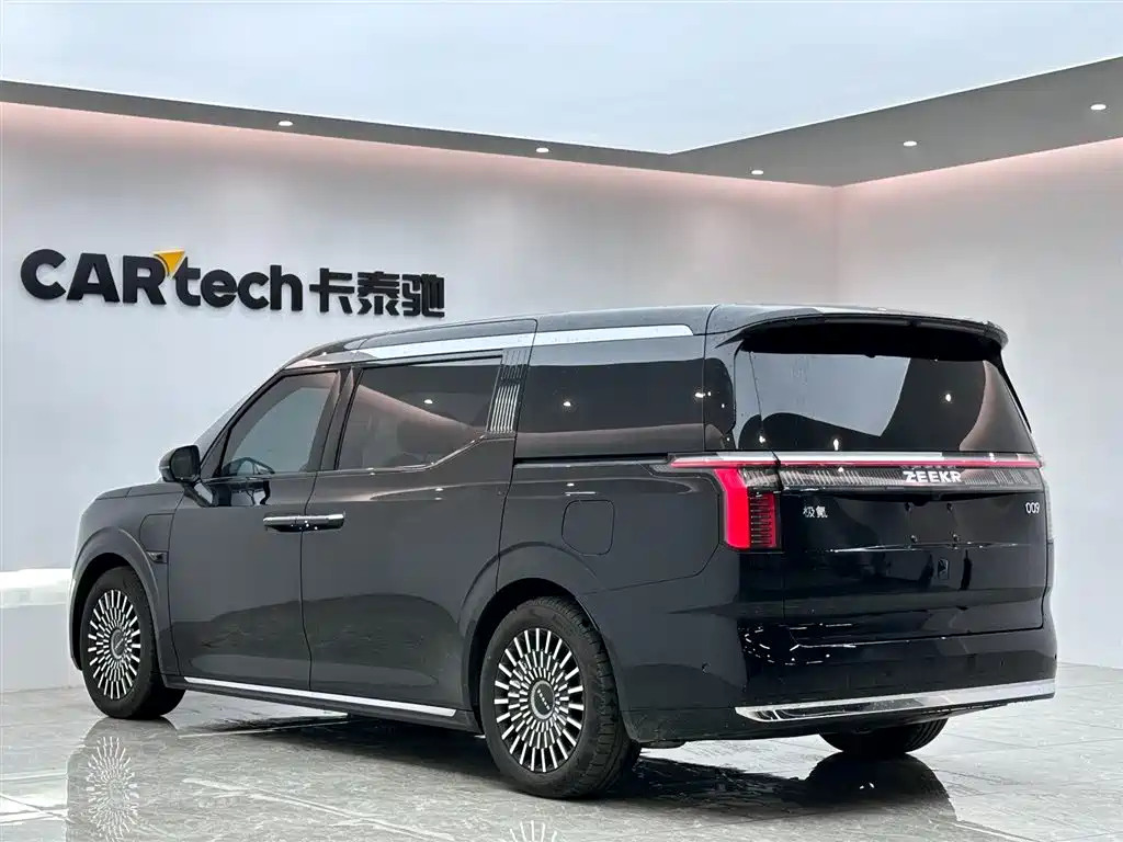 Jizhe 009 2024 7-seat Passage Edition Four-wheel Drive 108kWh