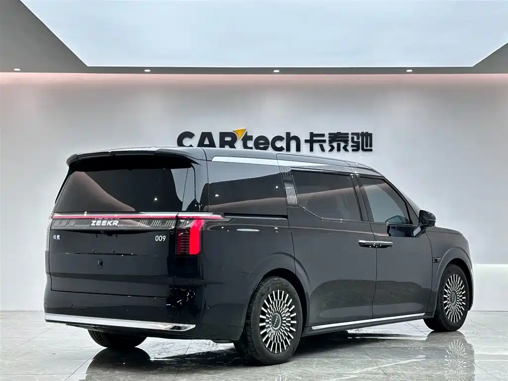 Jizhe 009 2024 7-seat Passage Edition Four-wheel Drive 108kWh