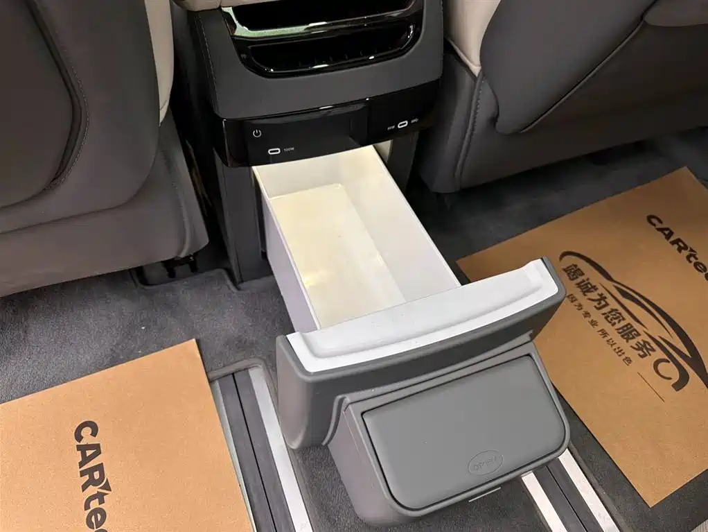 Jizhe 009 2024 7-seat Passage Edition Four-wheel Drive 108kWh