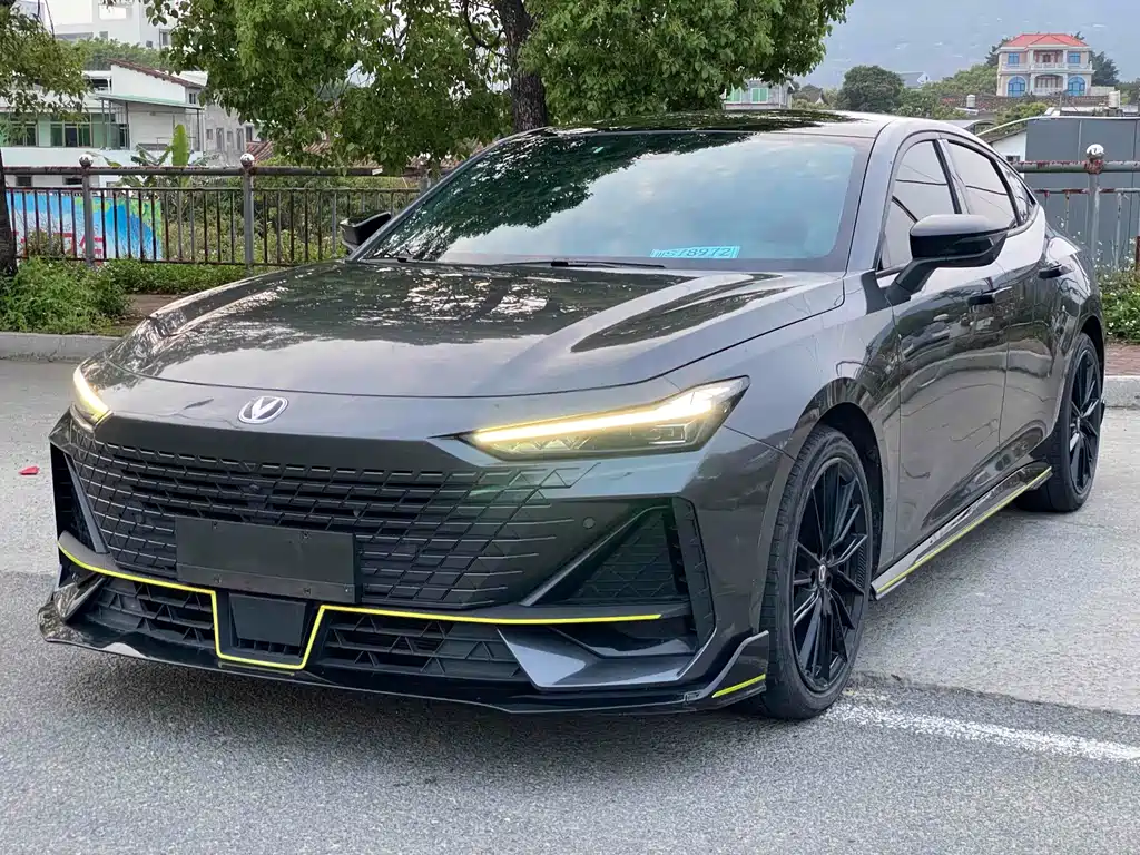 Changan UNI-V 2022 Model 1.5T Sports Edition