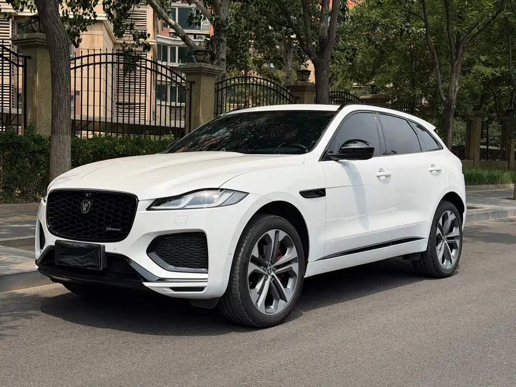Jaguar F-PACE 2024 P250 R-Dynamic HSE