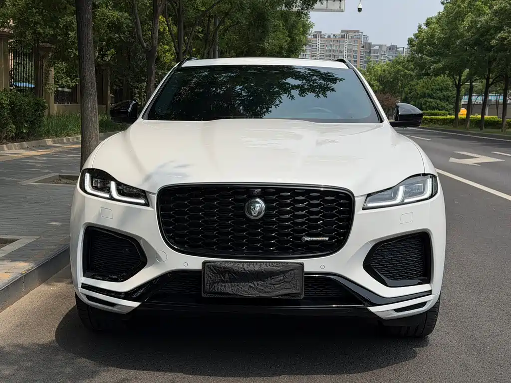 Jaguar F-PACE 2024 P250 R-Dynamic HSE