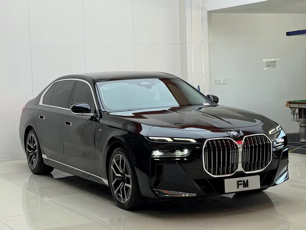 BMW 7 Series 2023 735Li M Sport Package