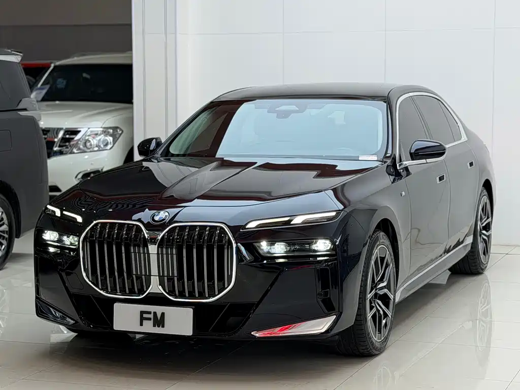 BMW 7 Series 2023 735Li M Sport Package