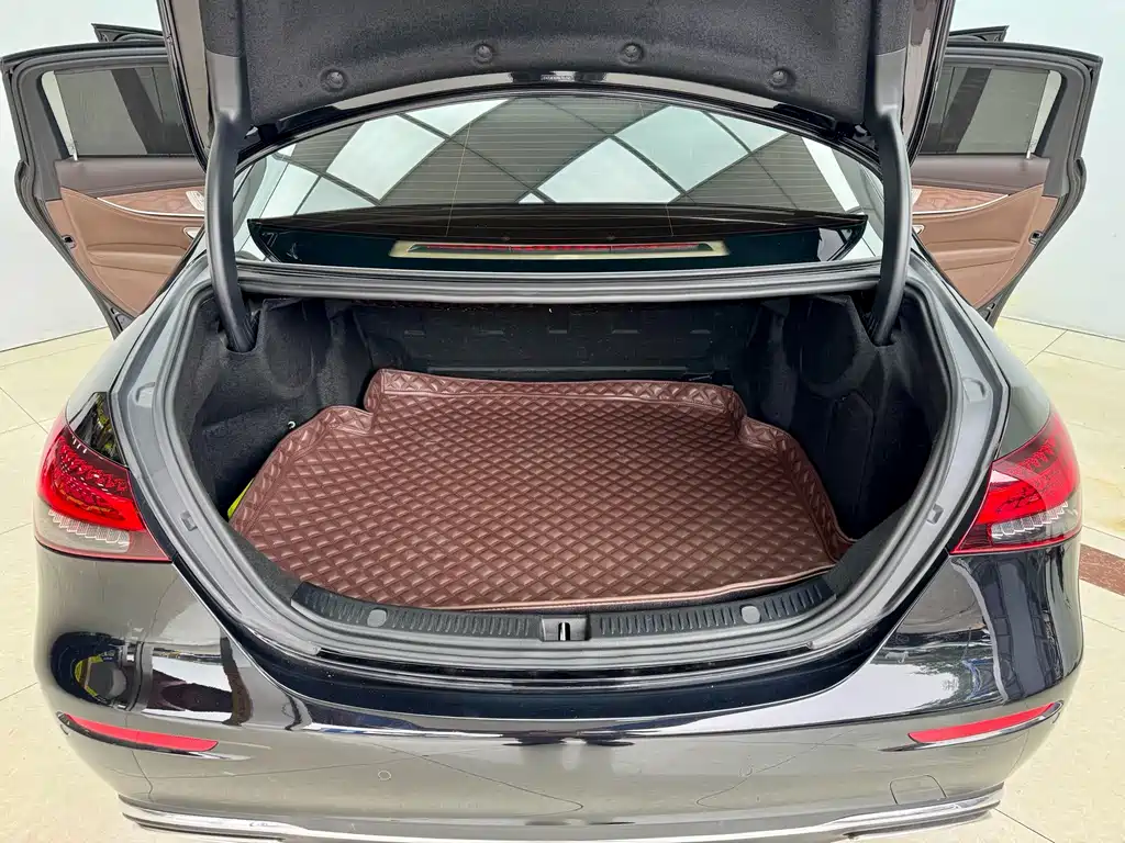 Mercedes-Benz E-Class 2022 Facelift E 300 L Luxury Edition
