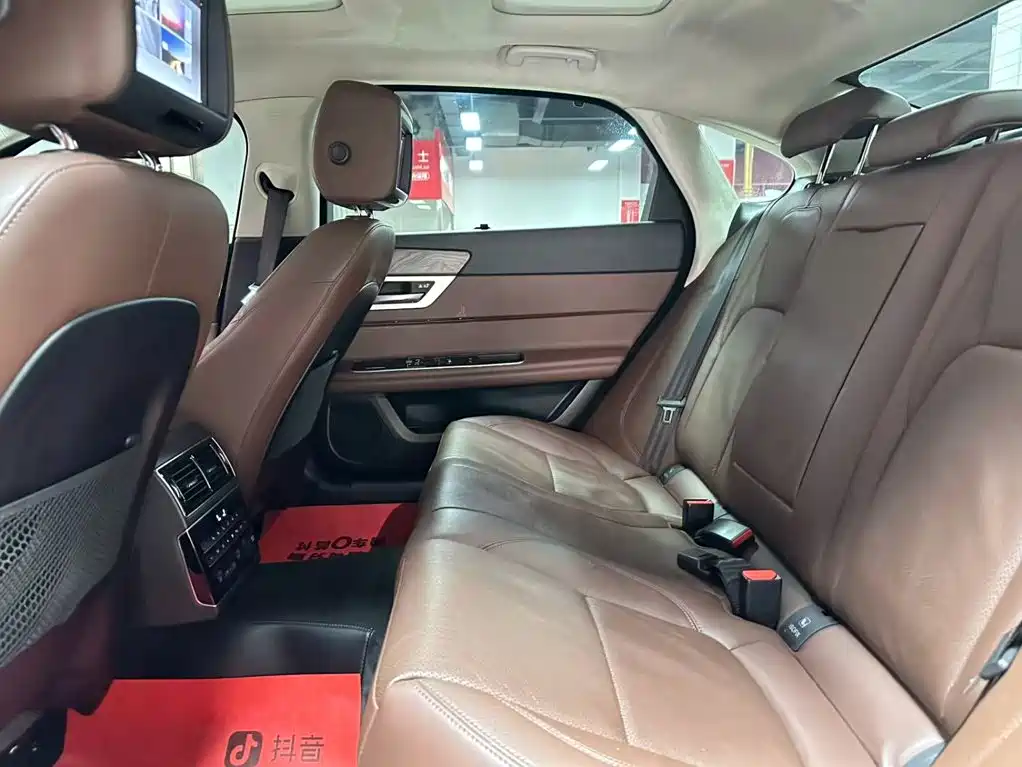 Jaguar XFL 2018 Edition XFL 2.0T 250PS Prestige Edition