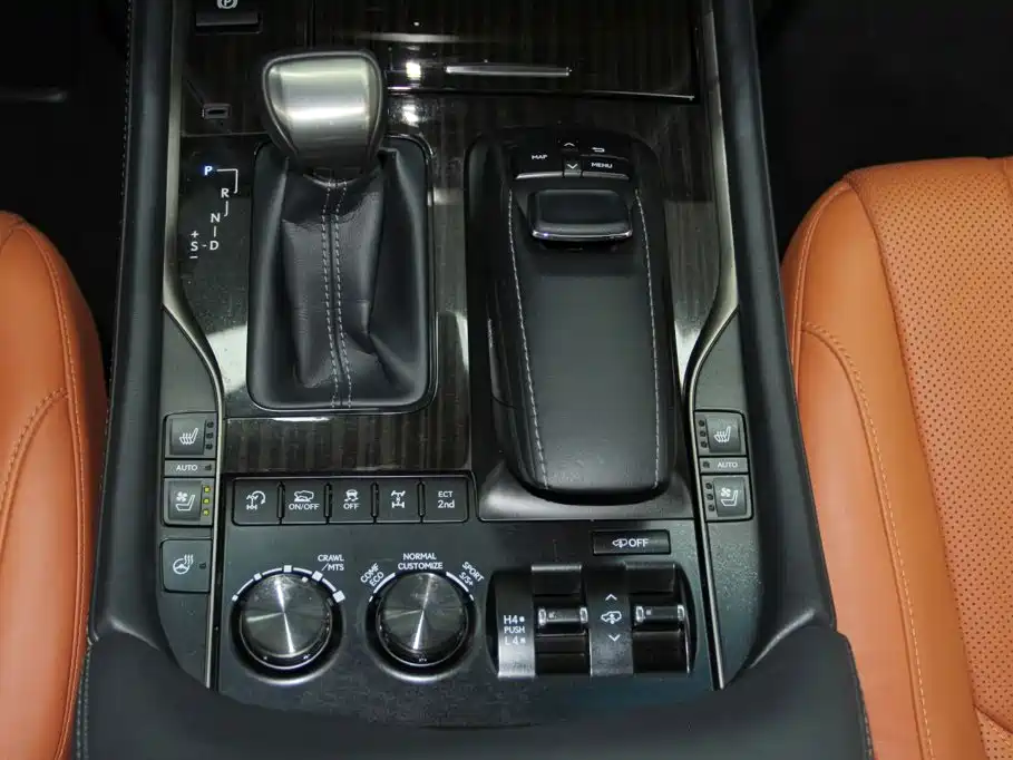 Lexus LX 2019 570 Peak Special Edition