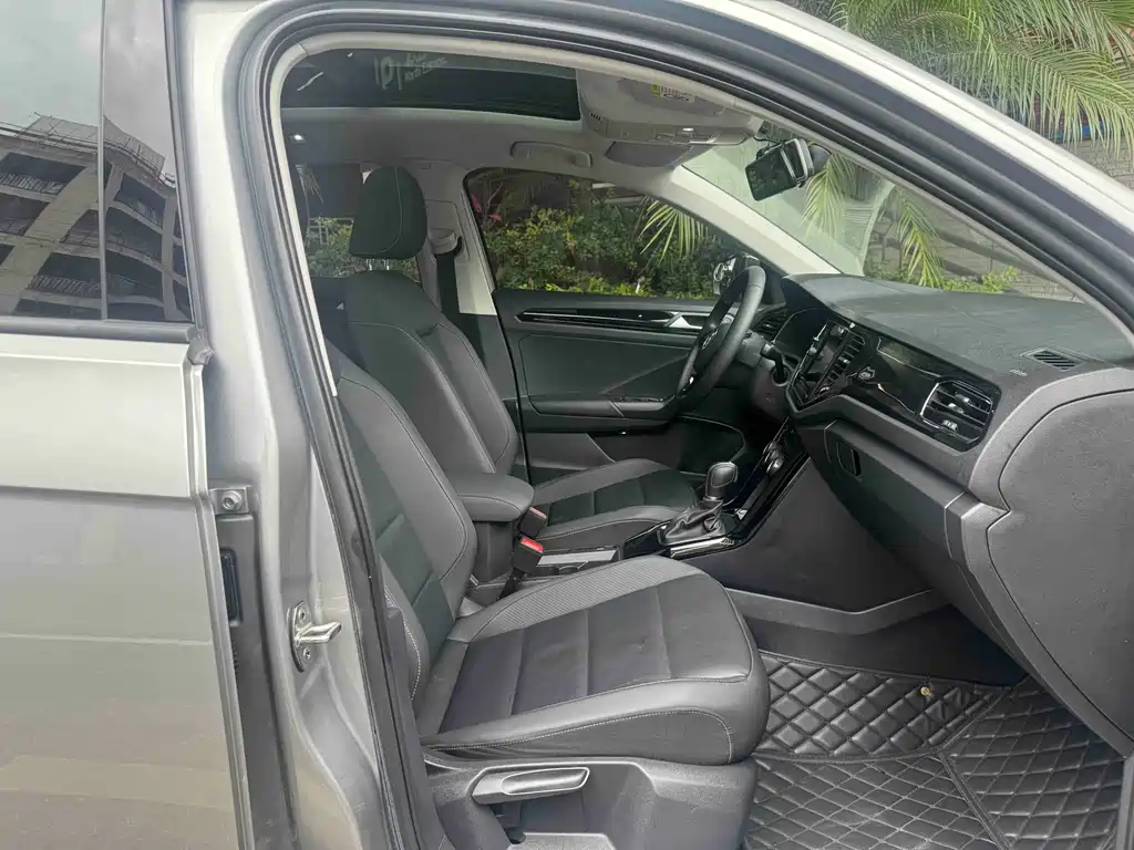T-ROC 2020 280TSI DSG Two-wheel Drive Comfort Edition