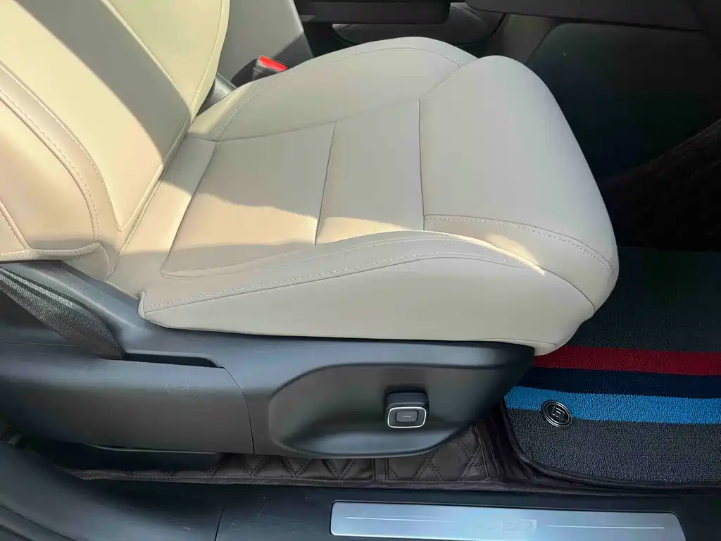 Volvo XC70 Plug-in Hybrid 2026 Model 4x4 Extended Range Core