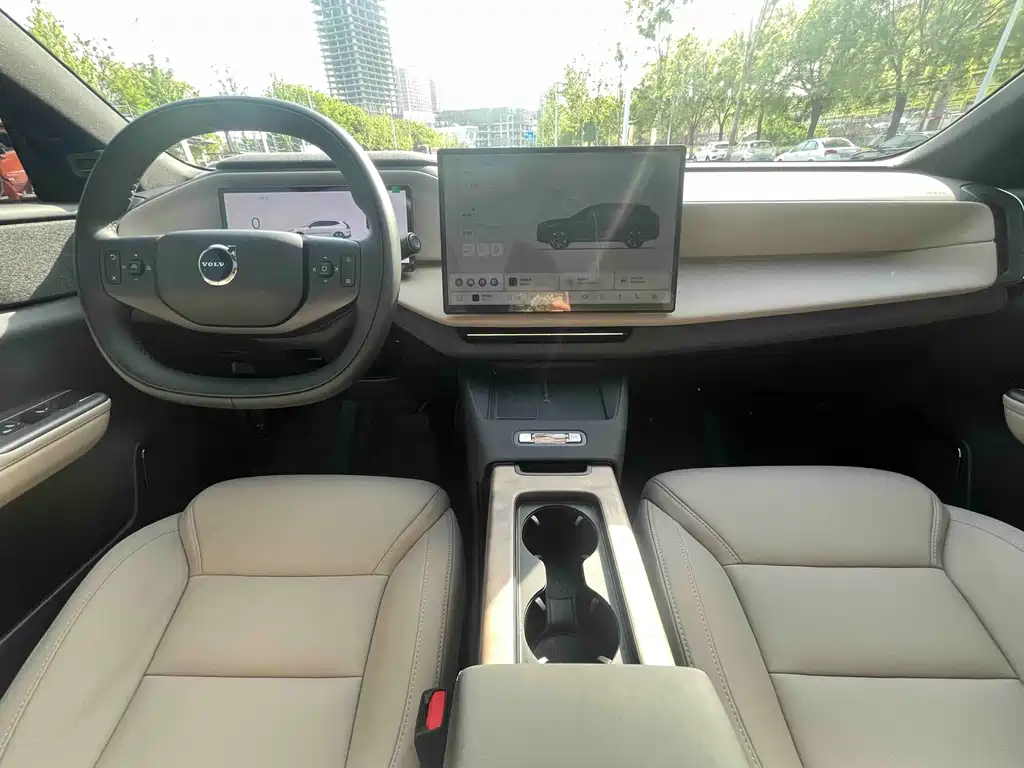 Volvo XC70 Plug-in Hybrid 2026 Model 4x4 Extended Range Core