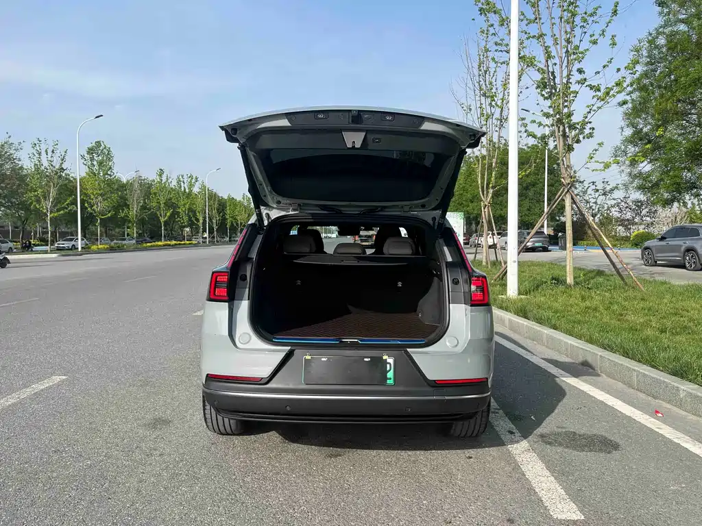 Volvo XC70 Plug-in Hybrid 2026 Model 4x4 Extended Range Core