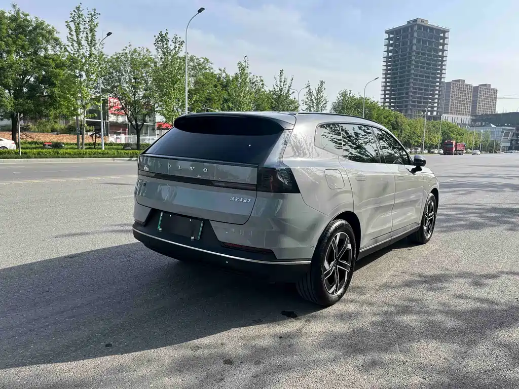 Volvo XC70 Plug-in Hybrid 2026 Model 4x4 Extended Range Core