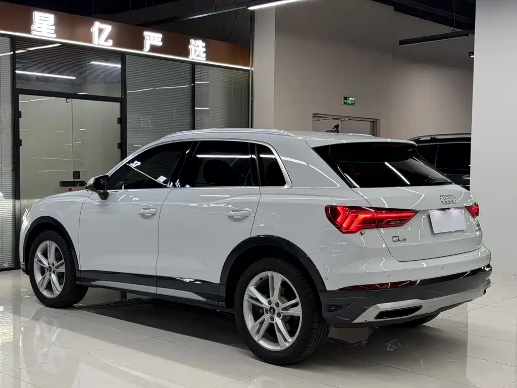 Audi Q3 2022 35 TFSI Fashion Elegance Edition