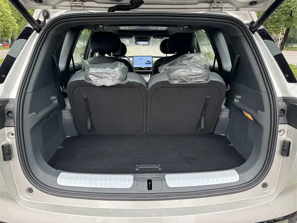 eπ008 2024 6-seat Extended Range Edition