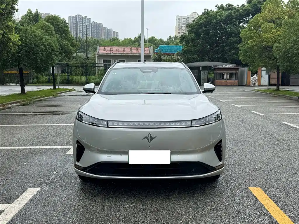 eπ008 2024 6-seat Extended Range Edition