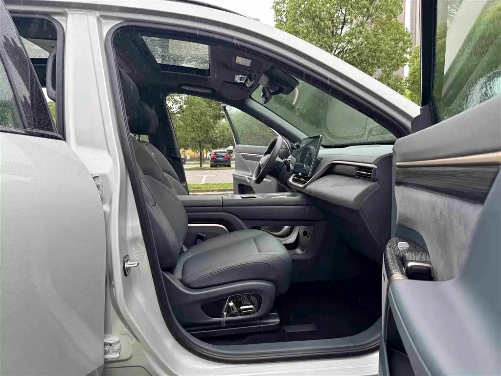 eπ008 2024 6-seat Extended Range Edition