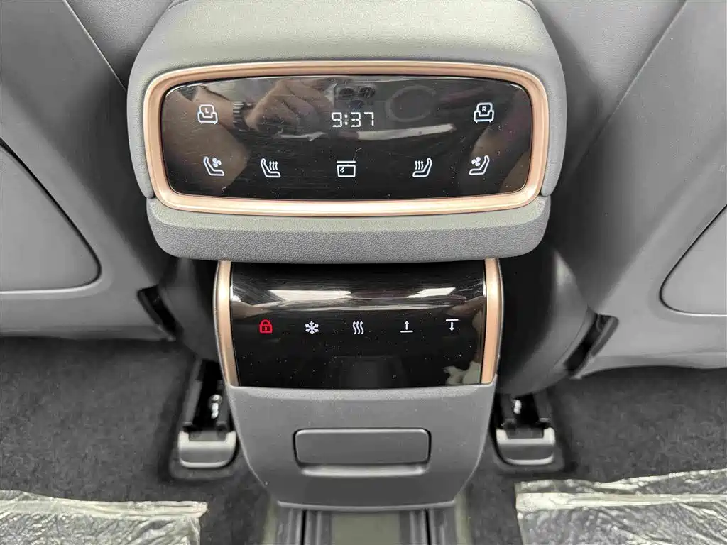 eπ008 2024 6-seat Extended Range Edition
