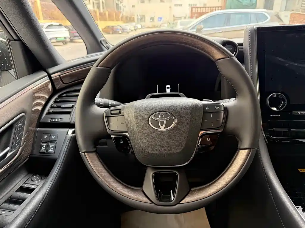 Alphard 2025款 Hybrid 2.5L Premium Gold Edition