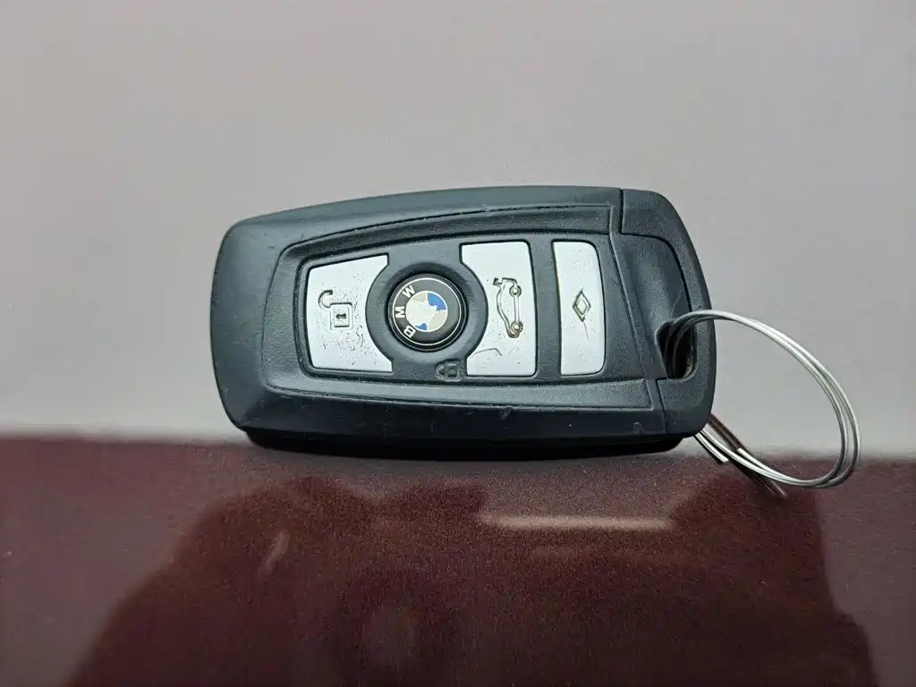 BMW 5 Series GT 2014 528i Leading Edition